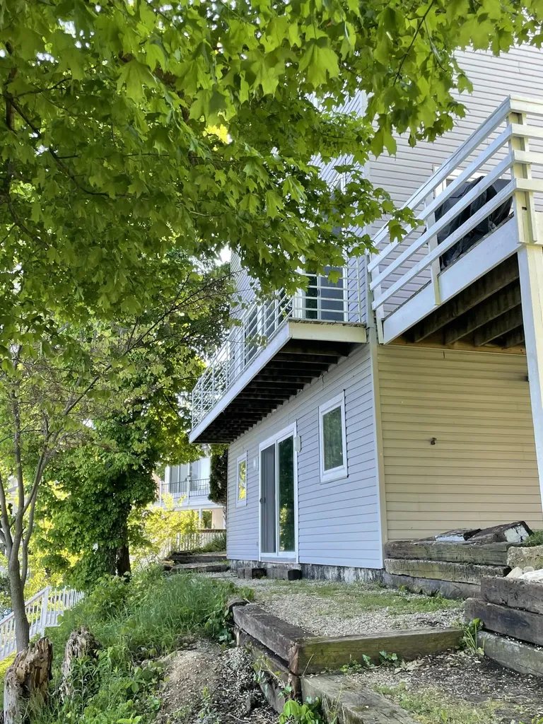 15657 Lakeview Drive Buchanan Township MI 49107