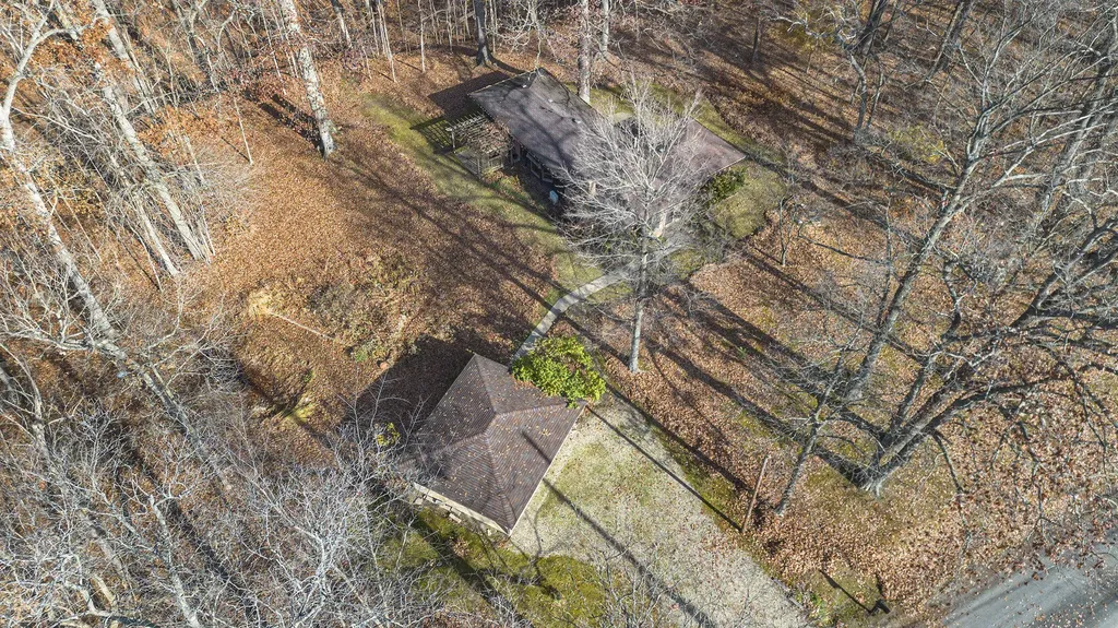 6629 W East Road Chikaming Township MI 49128