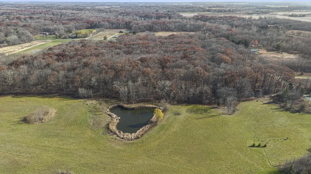 6629 W East Road Chikaming Township MI 49128