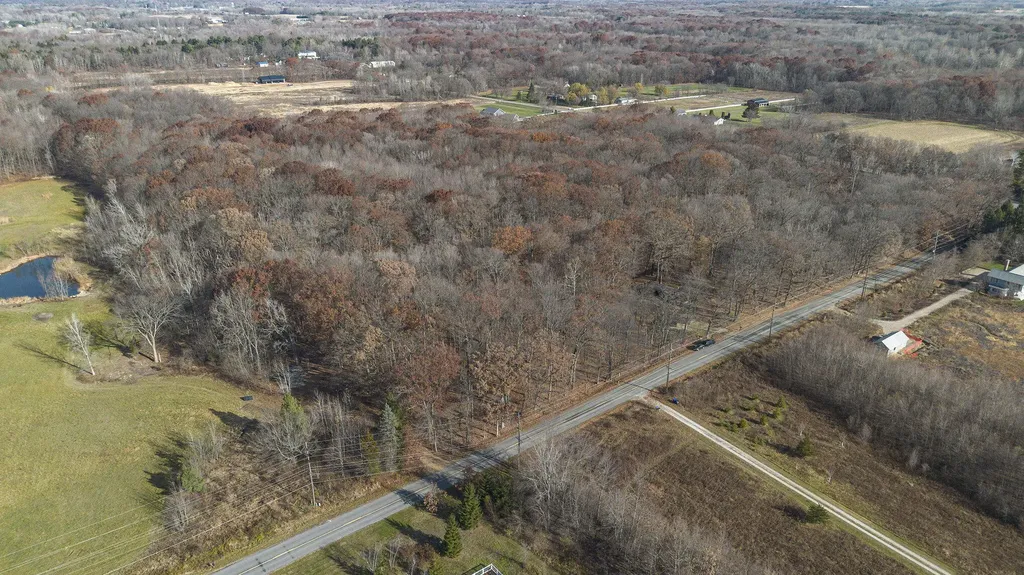 6629 W East Road Chikaming Township MI 49128