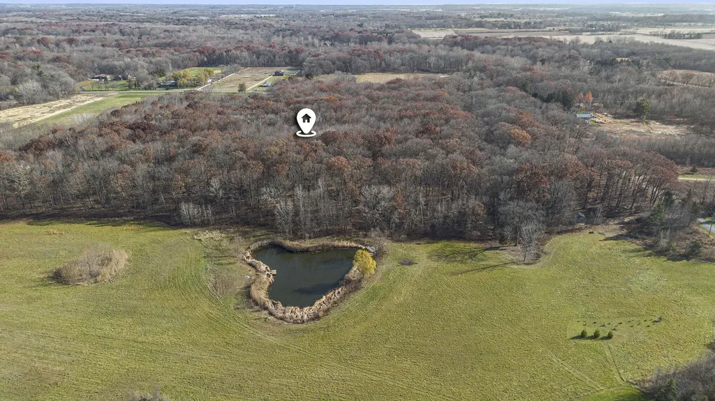 6629 W East Road Chikaming Township MI 49128