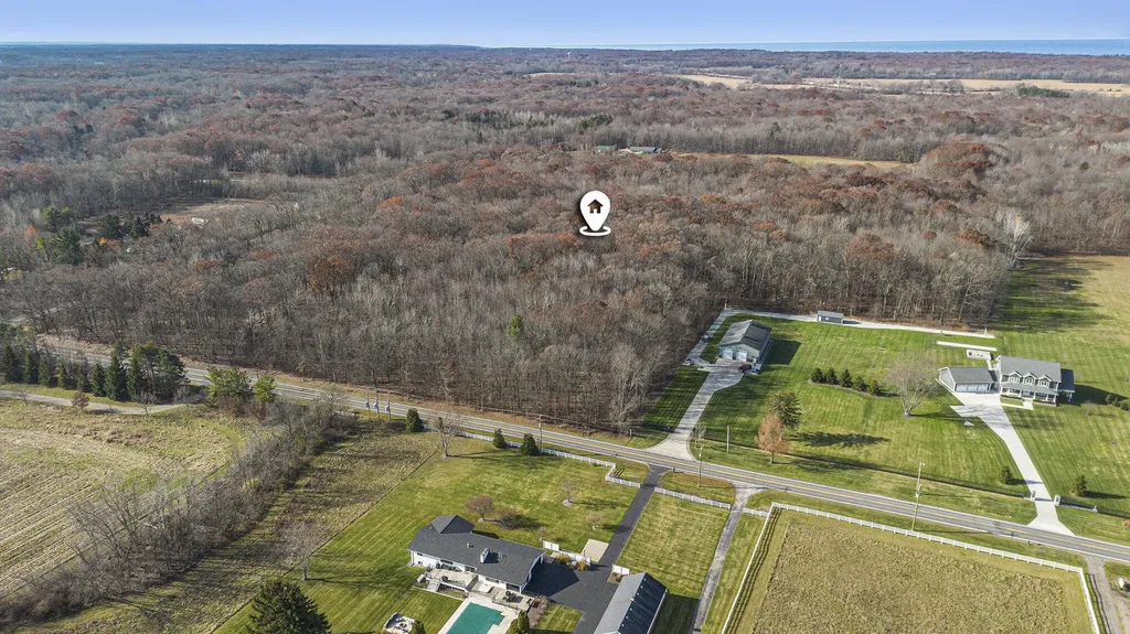 6629 W East Road Chikaming Township MI 49128