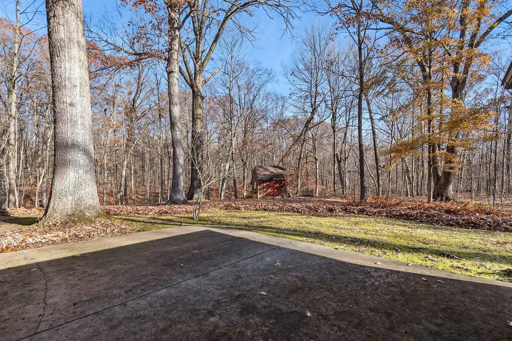 6629 W East Road Chikaming Township MI 49128