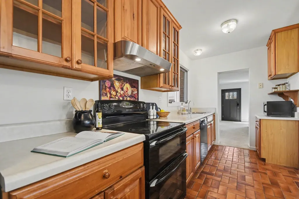 6629 W East Road Chikaming Township MI 49128