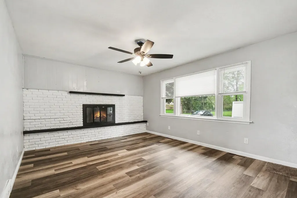 827 E Park Drive Howard Township MI 49120
