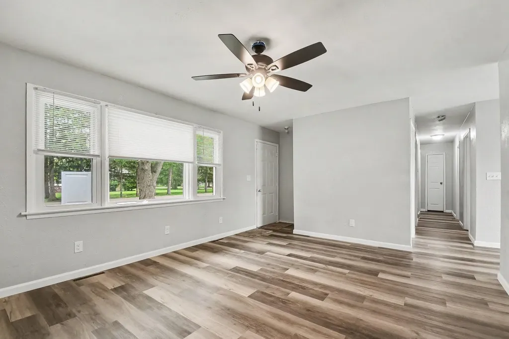 827 E Park Drive Howard Township MI 49120