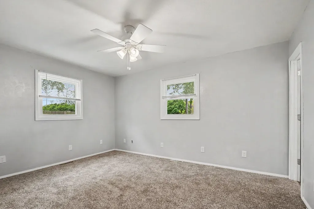 827 E Park Drive Howard Township MI 49120