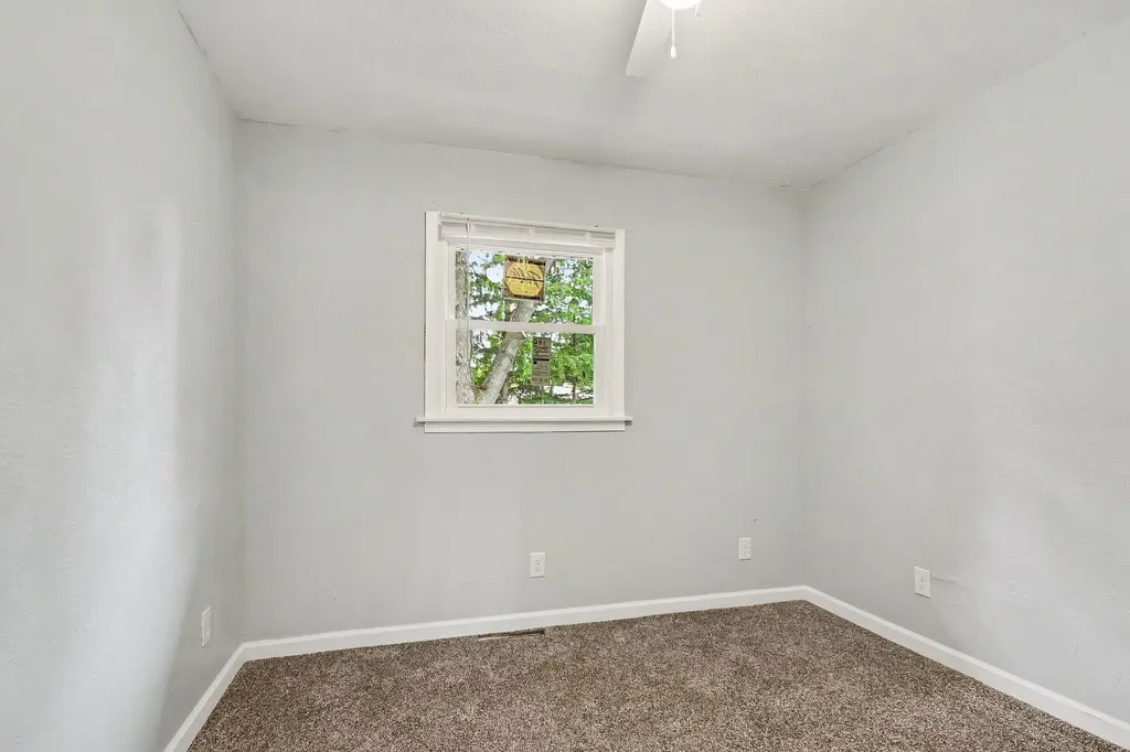 827 E Park Drive Howard Township MI 49120