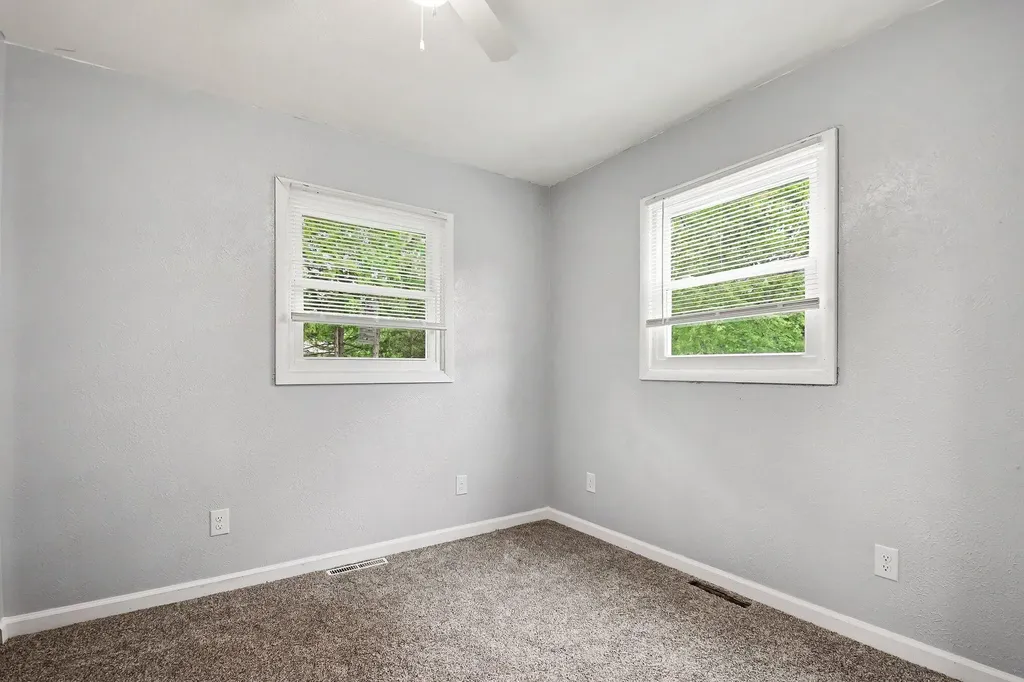 827 E Park Drive Howard Township MI 49120