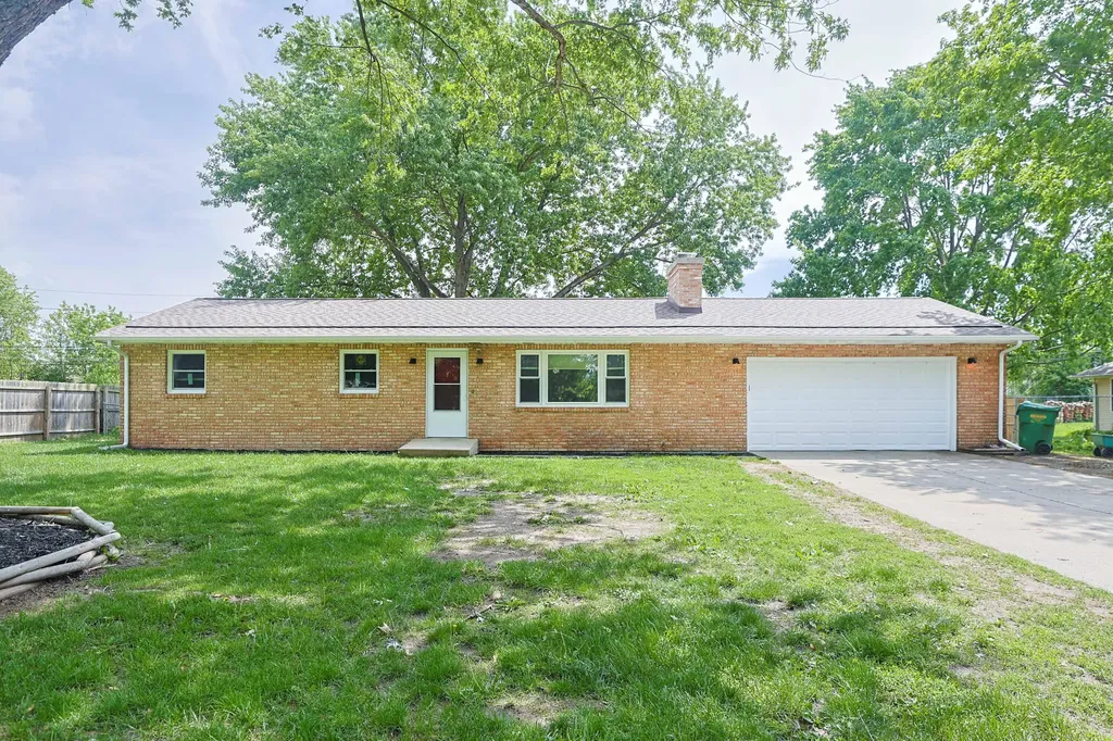 827 E Park Drive Howard Township MI 49120