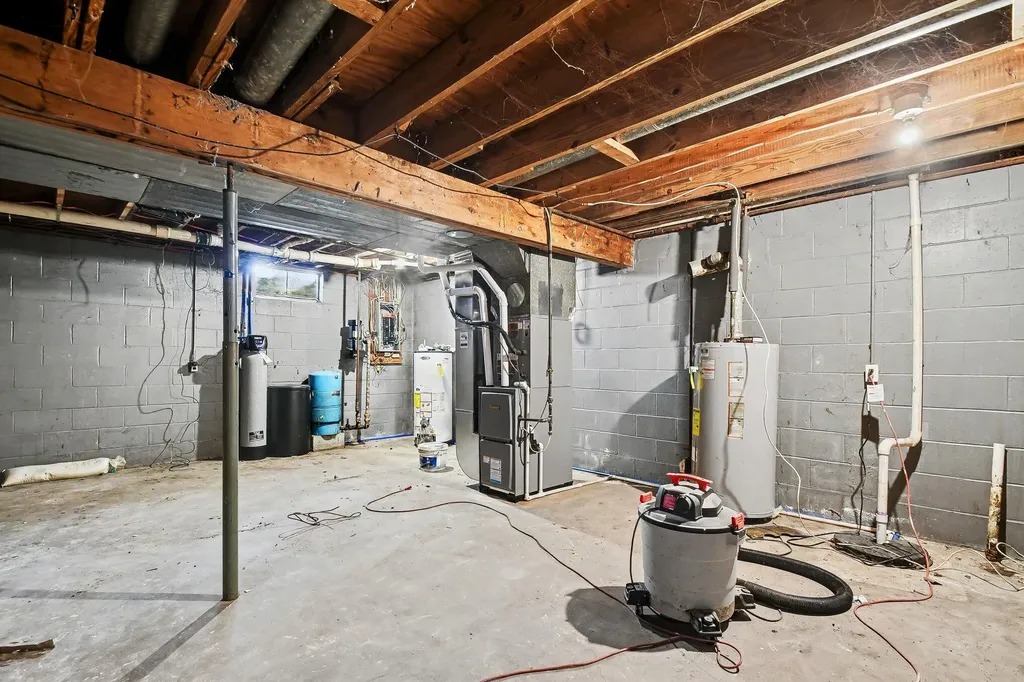 827 E Park Drive Howard Township MI 49120