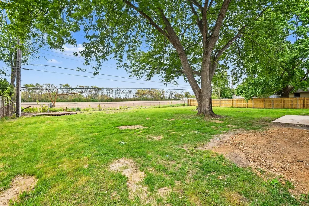 827 E Park Drive Howard Township MI 49120
