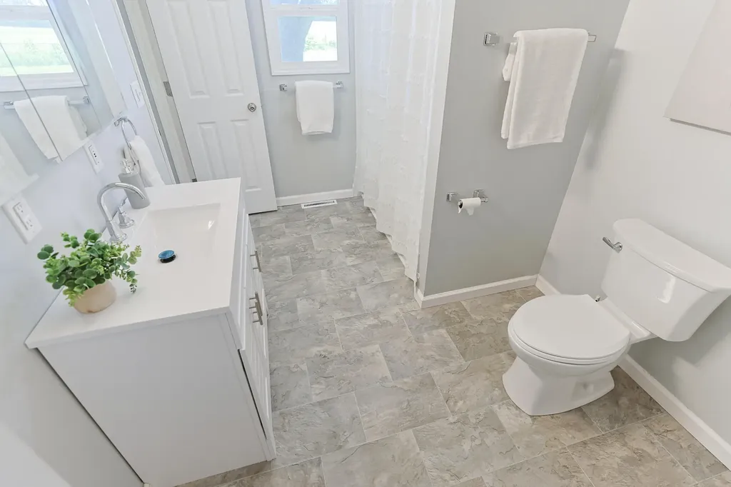 827 E Park Drive Howard Township MI 49120
