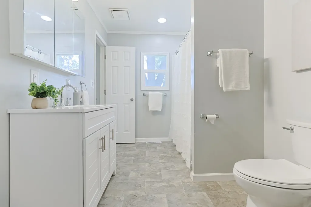 827 E Park Drive Howard Township MI 49120