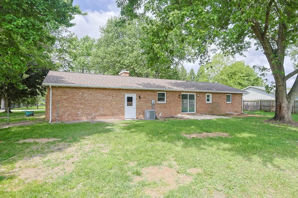 827 E Park Drive Howard Township MI 49120