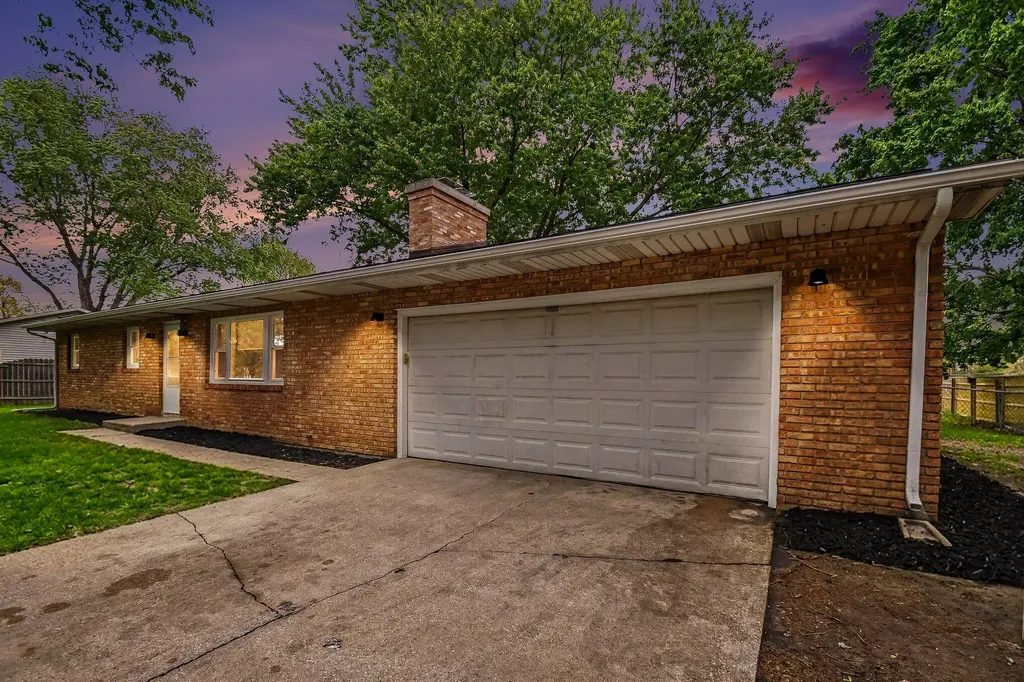 827 E Park Drive Howard Township MI 49120