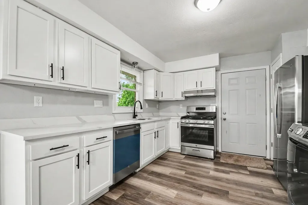 827 E Park Drive Howard Township MI 49120