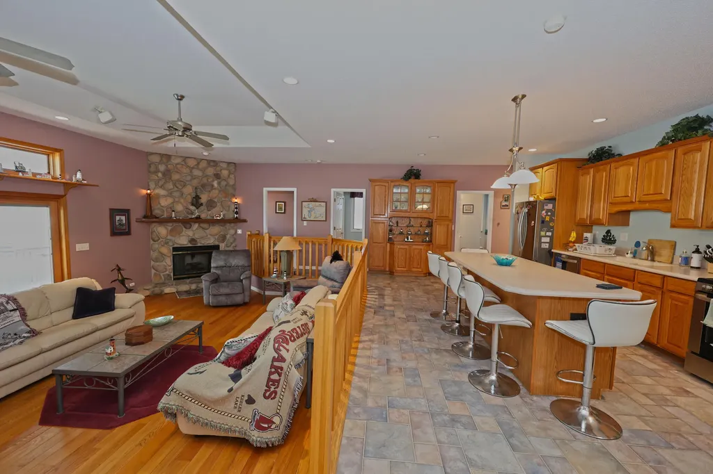 31886 W Lakeshore Drive Silver Creek Township MI 49047