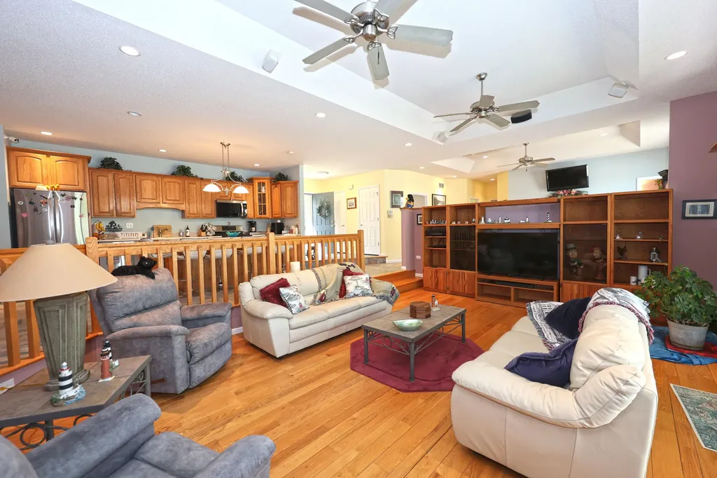 31886 W Lakeshore Drive Silver Creek Township MI 49047