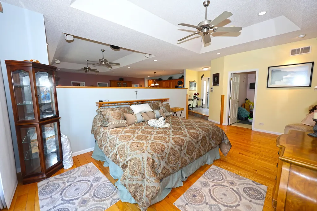 31886 W Lakeshore Drive Silver Creek Township MI 49047