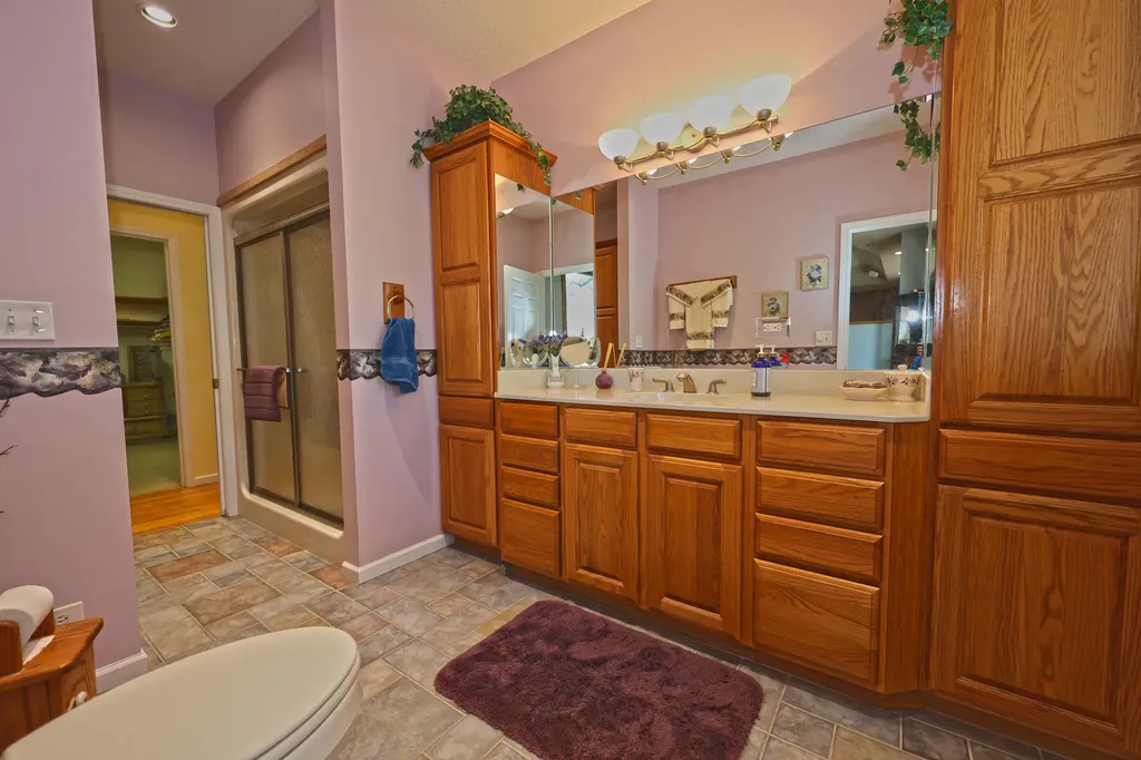 31886 W Lakeshore Drive Silver Creek Township MI 49047