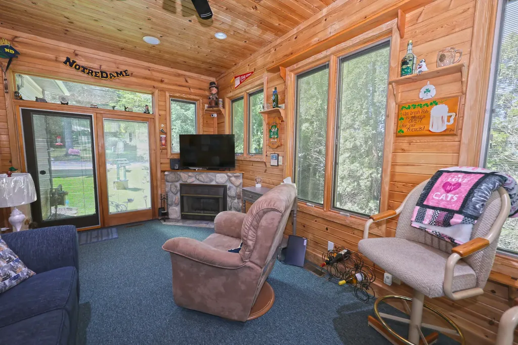 31886 W Lakeshore Drive Silver Creek Township MI 49047