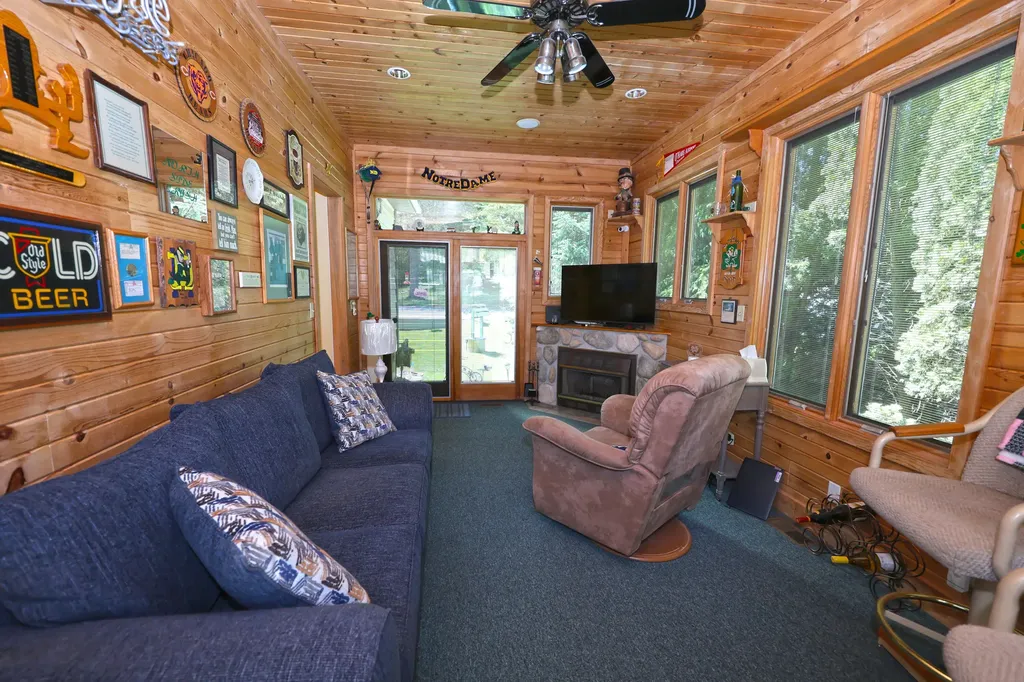 31886 W Lakeshore Drive Silver Creek Township MI 49047