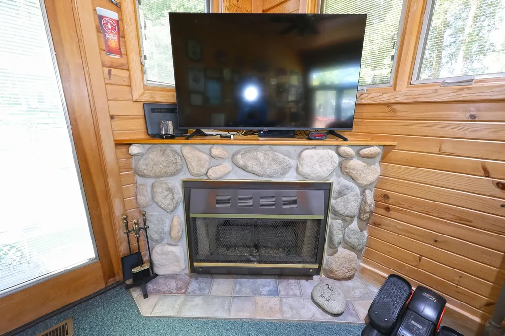 31886 W Lakeshore Drive Silver Creek Township MI 49047