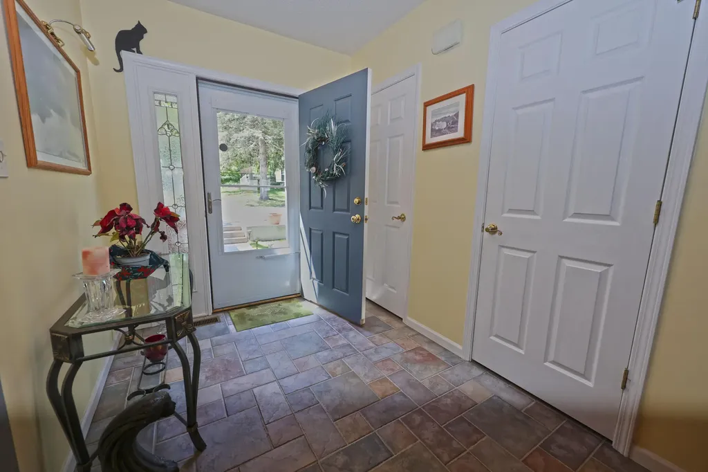 31886 W Lakeshore Drive Silver Creek Township MI 49047