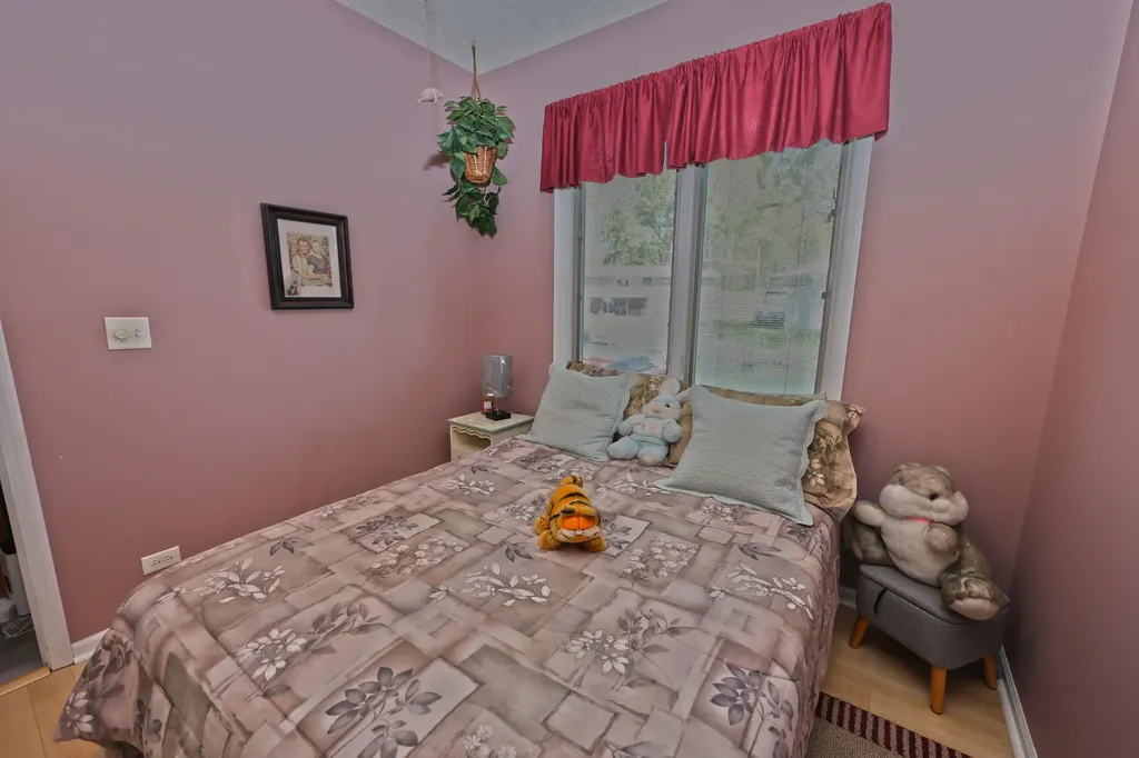 31886 W Lakeshore Drive Silver Creek Township MI 49047