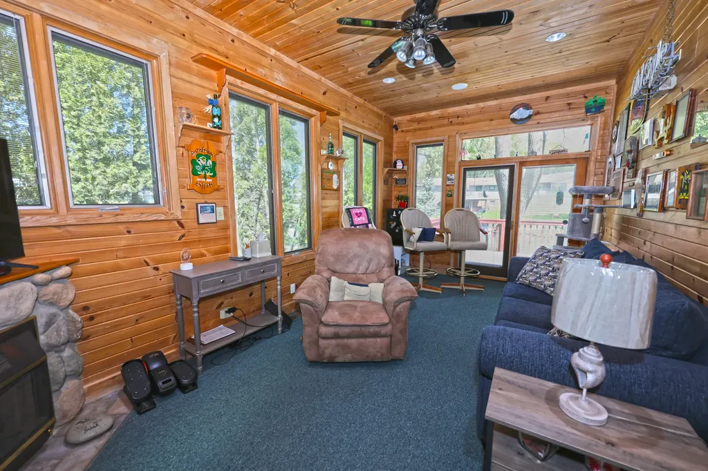 31886 W Lakeshore Drive Silver Creek Township MI 49047