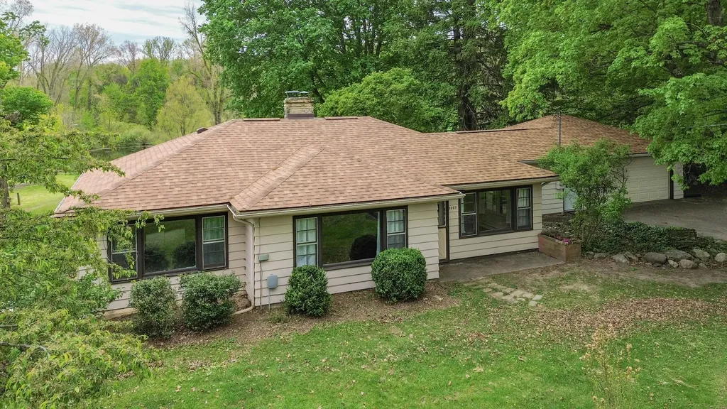 59021 County Road 215 Lawrence Township MI 49064
