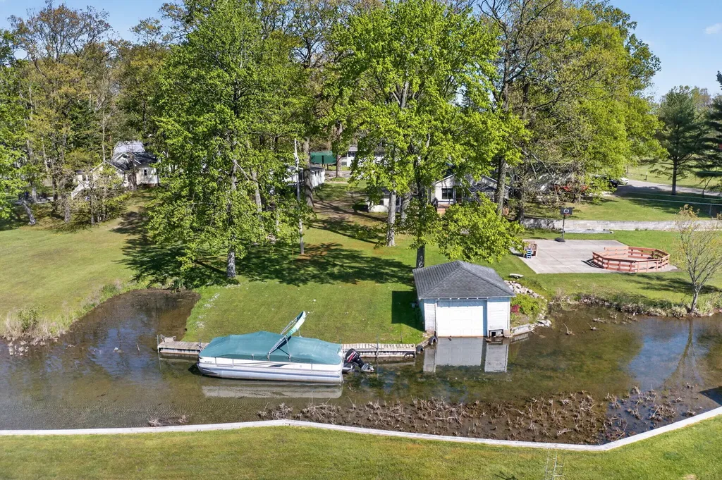 61486 Donald Roadway W Penn Township MI 49095