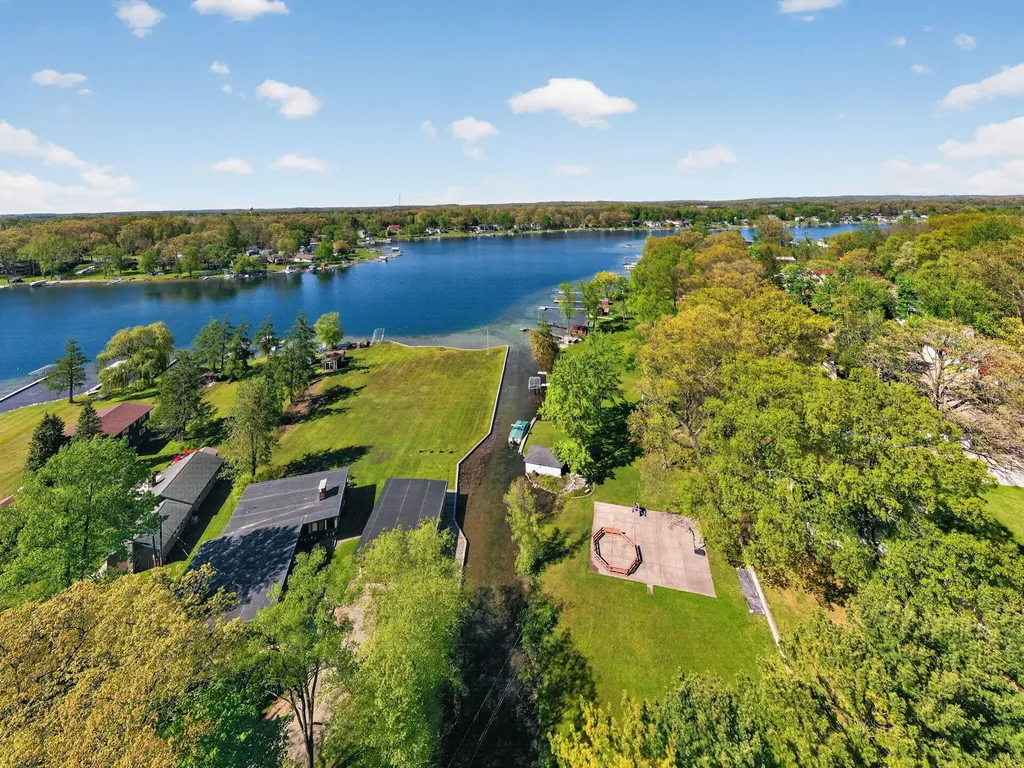61486 Donald Roadway W Penn Township MI 49095