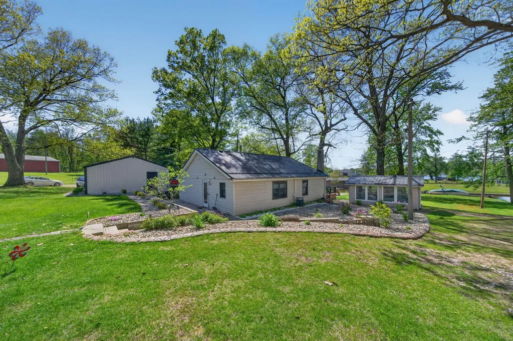 61486 Donald Roadway W Penn Township MI 49095