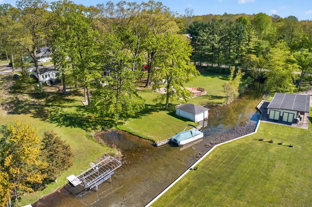 61486 Donald Roadway W Penn Township MI 49095