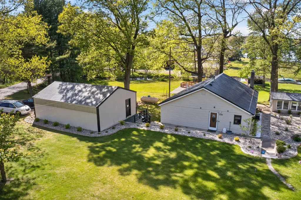 61486 Donald Roadway W Penn Township MI 49095