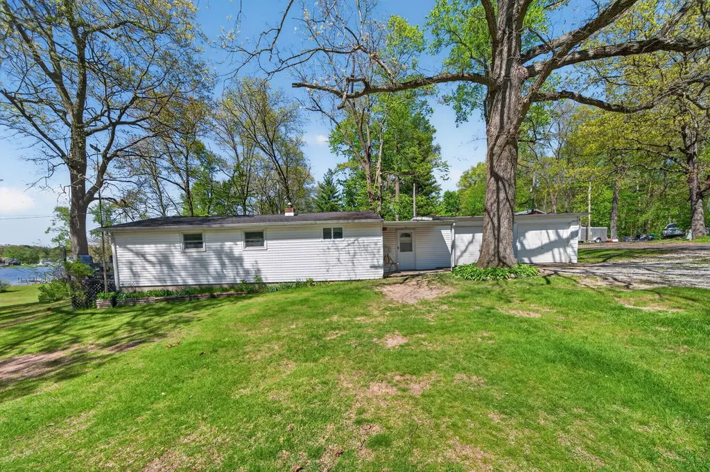 61486 Donald Roadway W Penn Township MI 49095