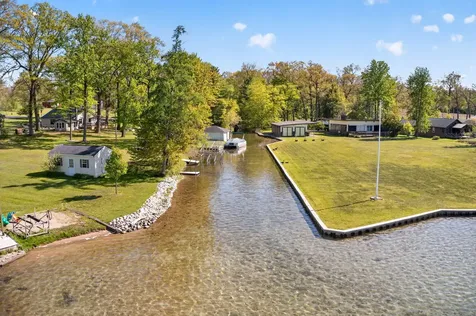 61486 Donald Roadway W Penn Township MI 49095