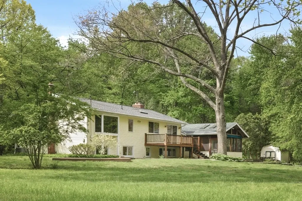 13970 Hollywood Boulevard Chikaming Township MI 49115