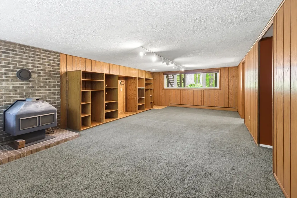 13970 Hollywood Boulevard Chikaming Township MI 49115