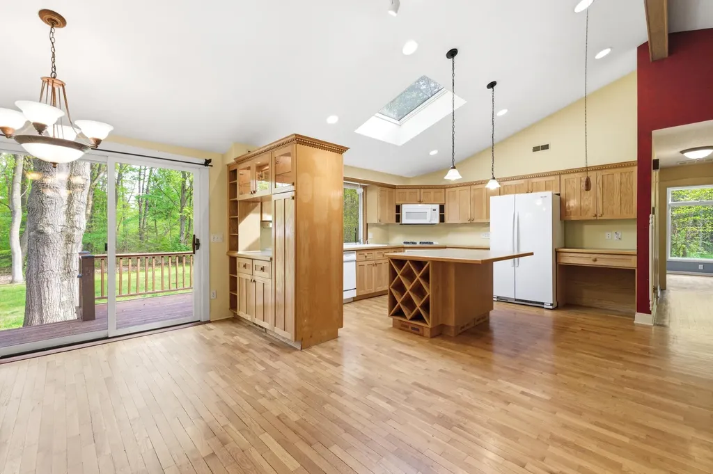 13970 Hollywood Boulevard Chikaming Township MI 49115