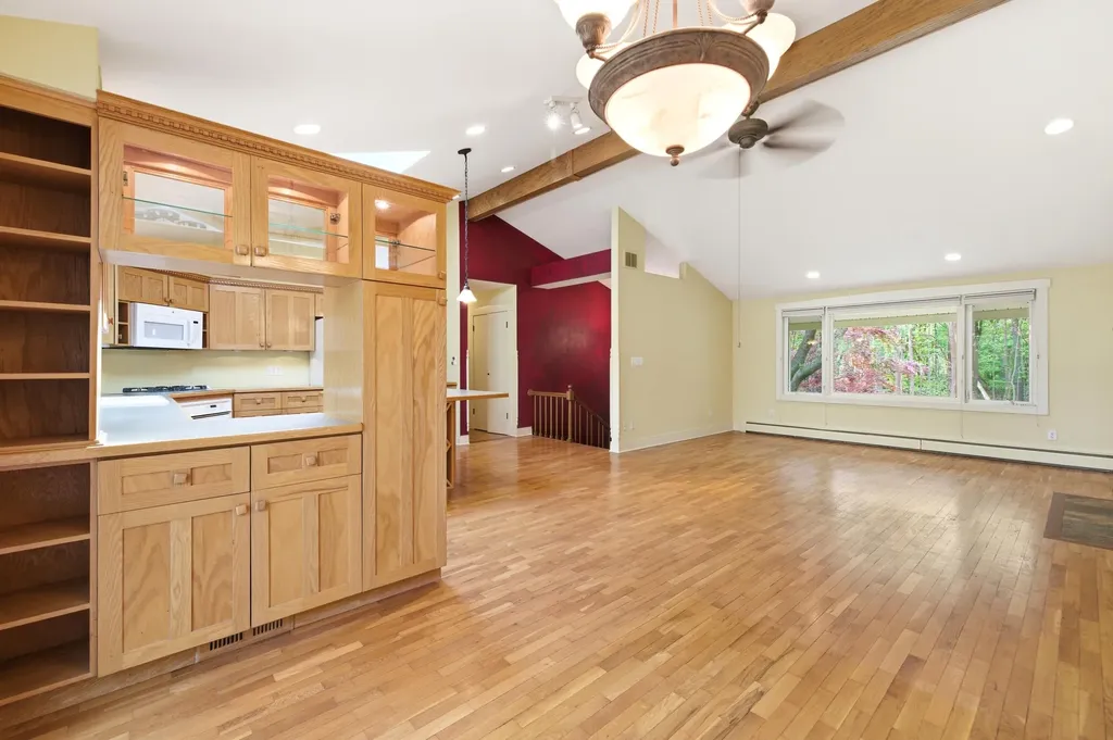 13970 Hollywood Boulevard Chikaming Township MI 49115