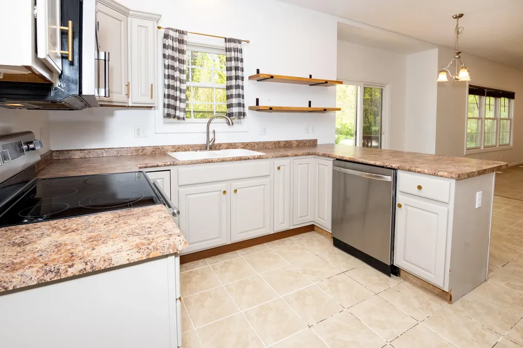 1401 Whispering Trail Benton Charter Township MI 49022