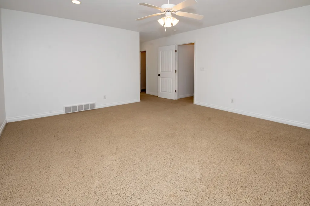1401 Whispering Trail Benton Charter Township MI 49022