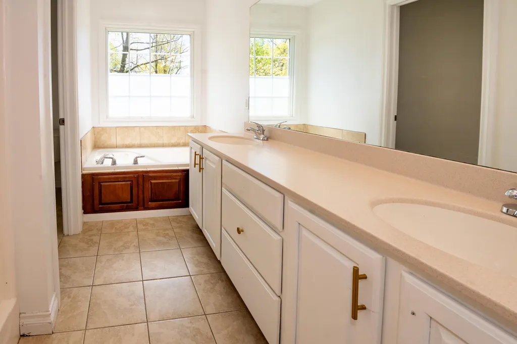 1401 Whispering Trail Benton Charter Township MI 49022