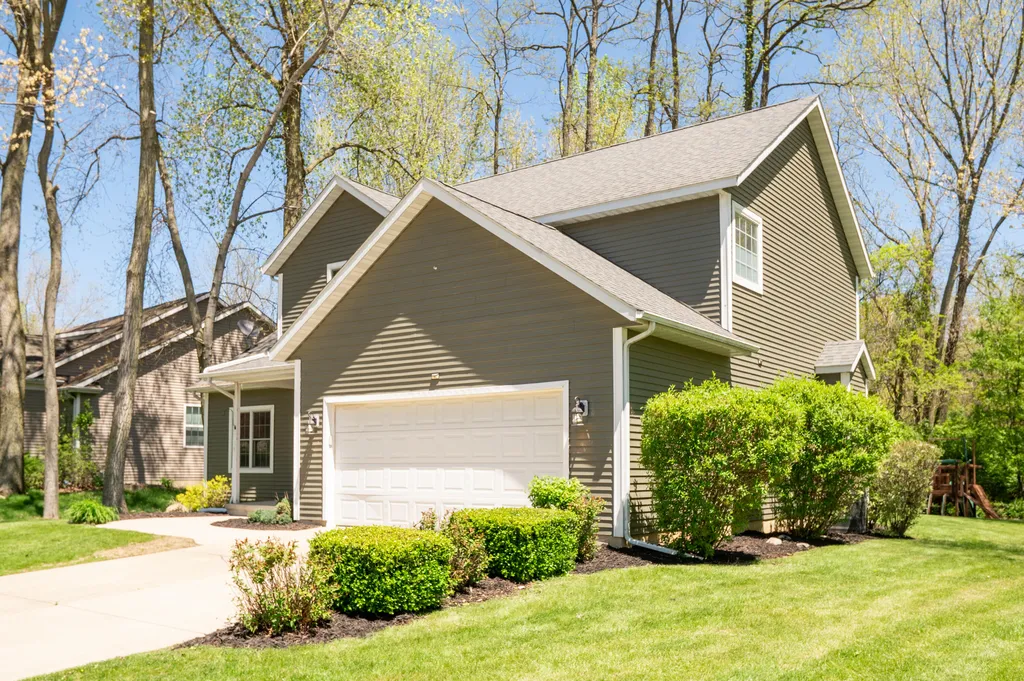 1401 Whispering Trail Benton Charter Township MI 49022