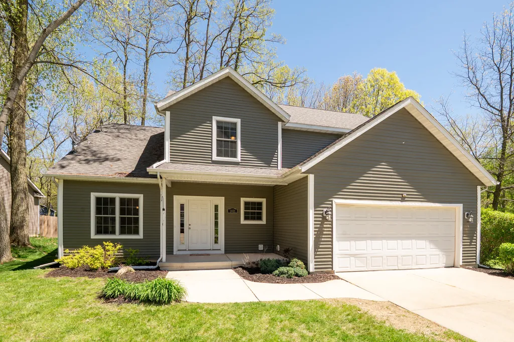 1401 Whispering Trail Benton Charter Township MI 49022
