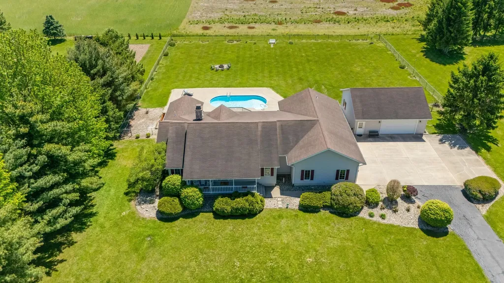 3740 Buffalo Road Bertrand Township MI 49120