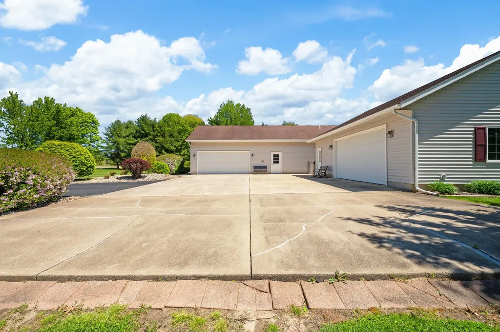 3740 Buffalo Road Bertrand Township MI 49120